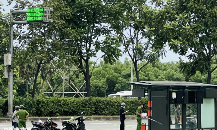 Vụ người đàn ông tử vong bất thường tại trạm xe buýt trên xa lộ Hà Nội: Hiện trường có gì?