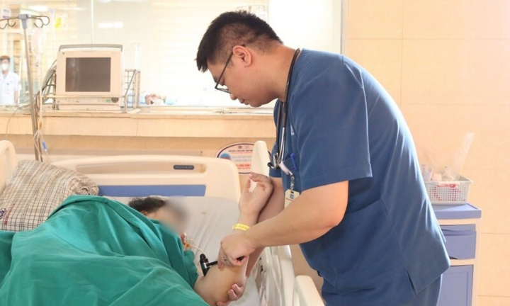 Từ vụ thiếu niên 15 tuổi bị đột quỵ, bác sĩ cảnh báo dấu hiệu không nên bỏ qua