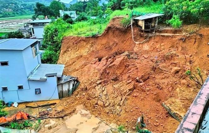 Cảnh báo 7 tỉnh thành có nguy cơ lũ quét, sạt lở đất, sụt lún đất do mưa lũ