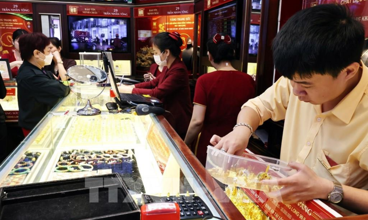 Giá vàng chốt phiên ngày 6/8: Tiếp tục giữ mức tăng so với buổi sáng