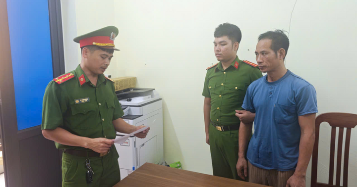 Khởi tố người đàn ông nhiều lần cầm dao đe dọa hàng xóm ở Phú Thọ