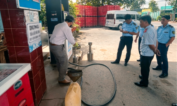 Vĩnh Long phát hiện 9 mẫu xăng dầu không đạt chuẩn, thu phạt hơn 1,7 tỷ đồng