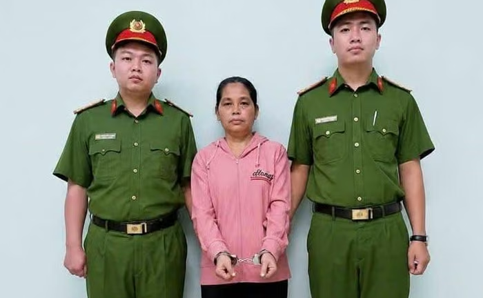 Bắt khẩn cấp bảo mẫu bạo hành trẻ mầm non ở TPHCM