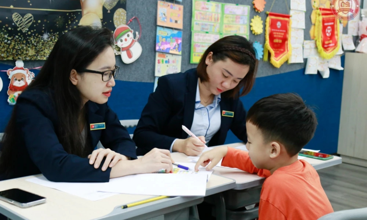 Chế độ giảm định mức tiết dạy đối với giáo viên kiêm nhiệm: Quy định và thẩm quyền quyết định