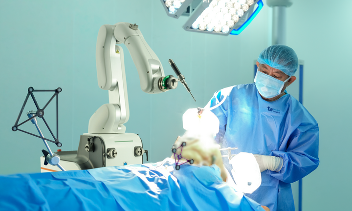 “Siêu robot thay khớp” Bệnh viện Tâm Anh vượt mốc 100 ca khó, nhanh top đầu thế giới