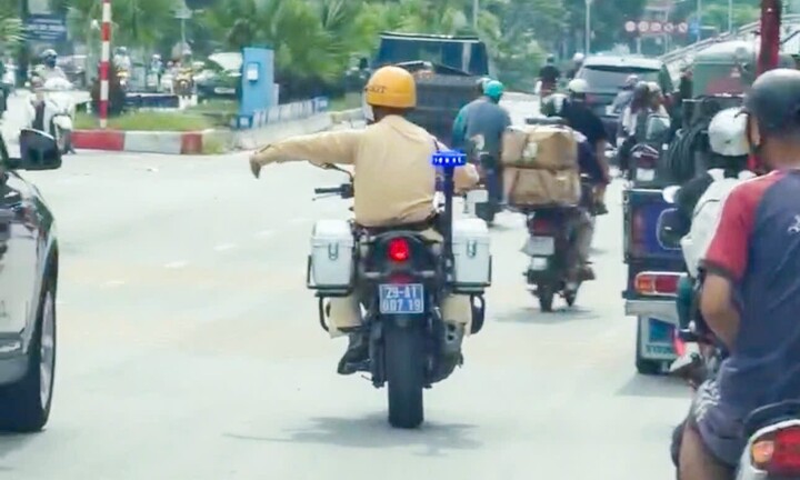Lời cầu cứu khẩn cấp trên Quốc lộ và hành động kịp thời của CSGT