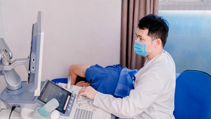 Người đàn ông tràn dịch ổ bụng sau 4 ngày mắc sốt xuất huyết: Bác sĩ cảnh báo 