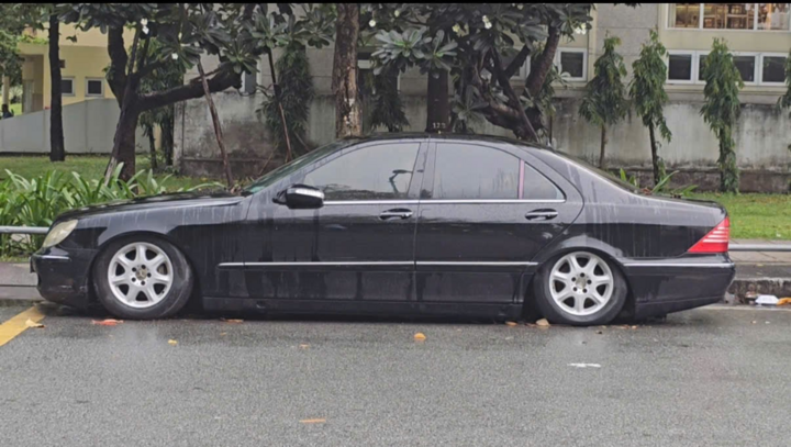 Ô tô Mercedes biển số 