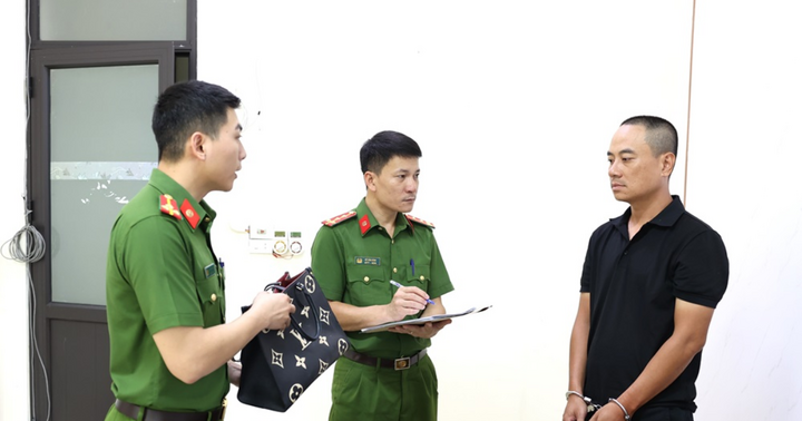 Bắt đối tượng đập kính ô tô trộm hơn 700 triệu đồng rồi mang tiền đi đánh bạc