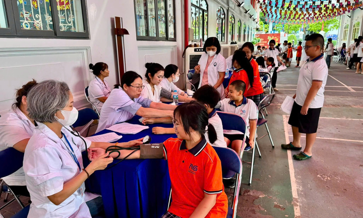 Hà Nội sẽ khám sức khỏe miễn phí cho trẻ em mầm non, học sinh phổ thông đến 4/9