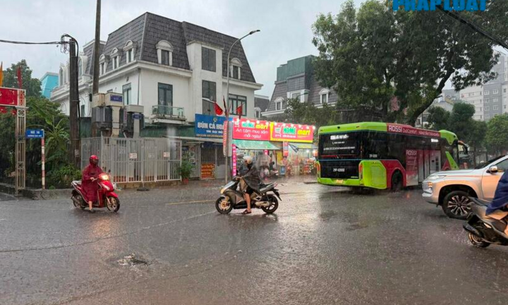 Dự báo thời tiết ngày 20/8: Diễn biến mưa lớn từ Thanh Hóa đến phía Bắc Quảng Trị và tin mới nhất về áp thấp nhiệt đới trên Biển Đông