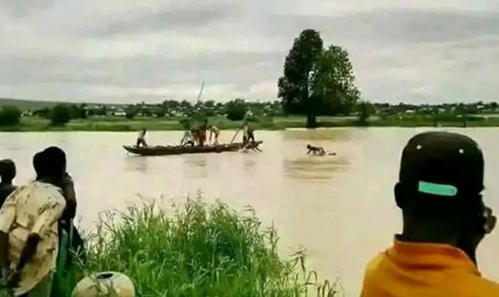Lật thuyền do chở quá tải, ít nhất 51 người thiệt mạng tại Nigeria