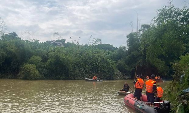 Tìm thấy 1 nạn nhân trong vụ lật thuyền ở Thái Nguyên