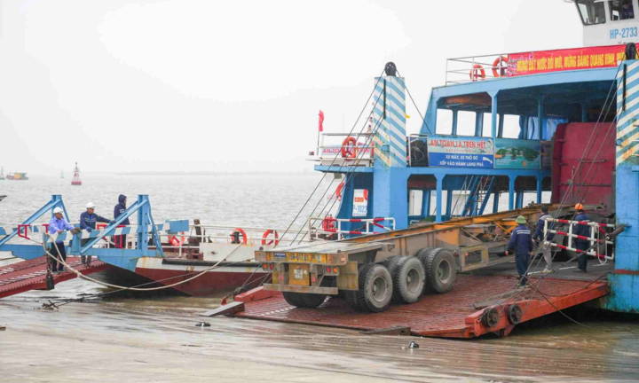Bộ Nội vụ nói rõ những công việc được xếp loại nặng nhọc, độc hại, nguy hiểm