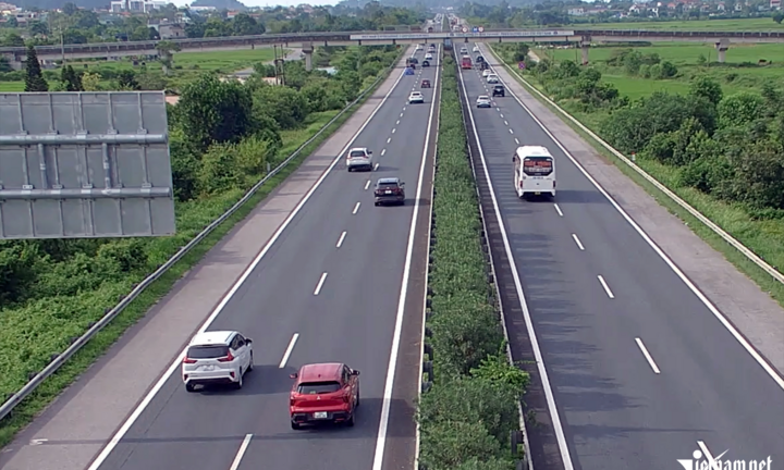 Cục CSGT tiếp tục xử lý xe không giữ khoảng cách trên cao tốc