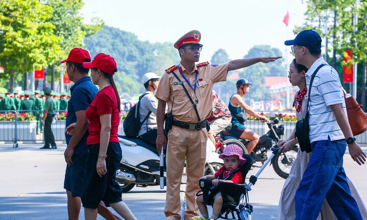 Chủ động phương án bảo đảm an toàn giao thông phục vụ người dân vào Lăng viếng Chủ tịch Hồ Chí Minh dịp nghỉ lễ Quốc khánh 2/9