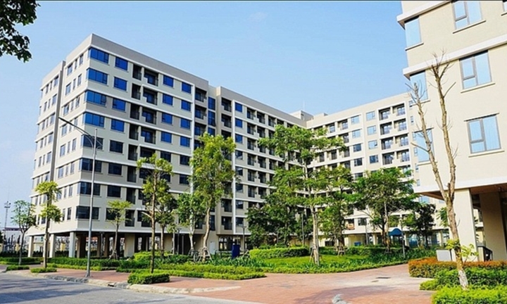 Có nhà nhưng diện tích dưới 15 m²/người, có được mua nhà ở xã hội? Bộ Xây dựng trả lời