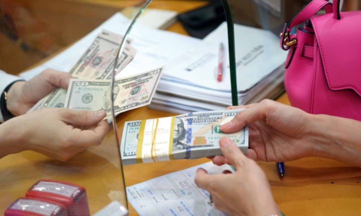 Có được vay ngoại tệ ngắn hạn để bù đắp vốn tạm ứng?