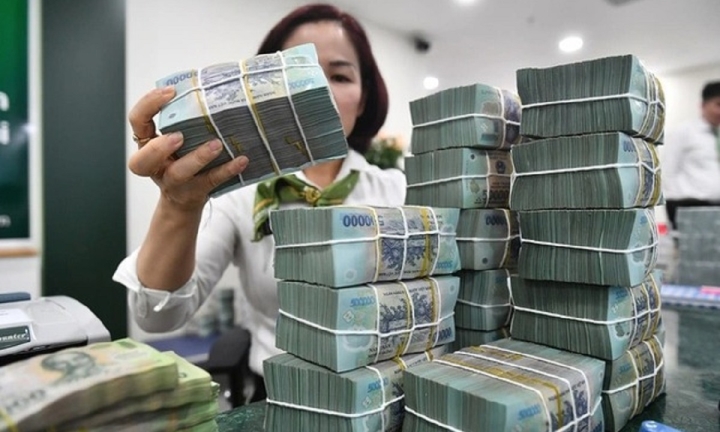 Tổng thu ngân sách Nhà nước vượt 2 triệu tỷ đồng sau 8 tháng, tăng 16%