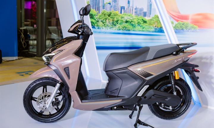 Rời xe tay ga thể thao để “lên đời” VinFast Kinet, chủ xe nói: Êm hơn, bốc hơn, tiện hơn