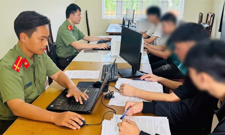Mua bán thông tin 34 tài khoản ngân hàng, 9 người bị phạt gần 800 triệu đồng