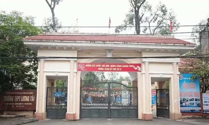 Thí sinh chép bài của 