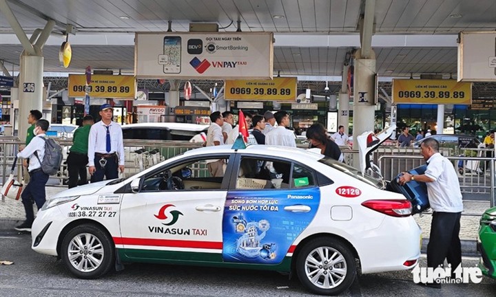 Hãng taxi Vinasun kinh doanh sụt giảm, doanh thu Vinasun xuống thấp,  vì sao?