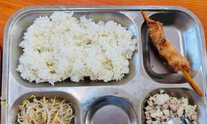 Suất ăn bán trú 40.000 đồng
