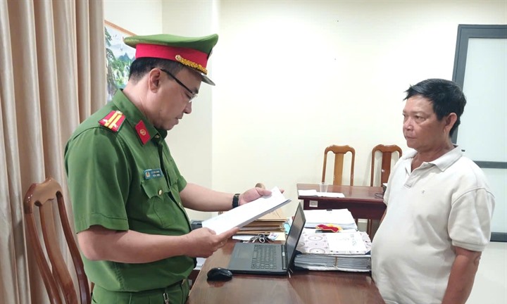 Một giám đốc ở An Giang mua trái phép 13 hóa đơn, bị khởi tố