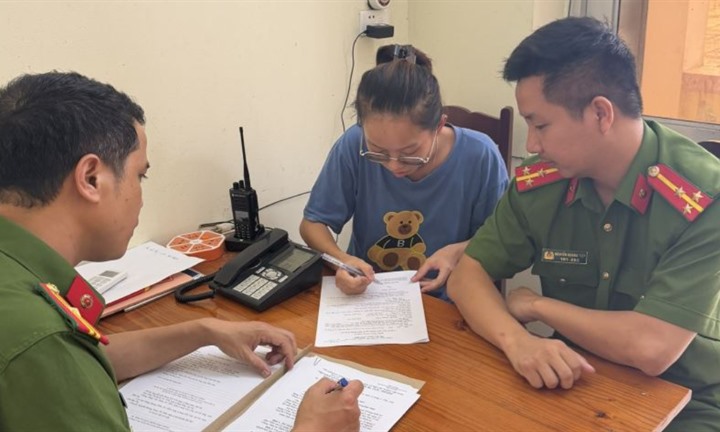 Nữ nhân viên nhà thuốc bị khởi tố vì chiếm đoạt hơn 356 triệu đồng tiền bán hàng