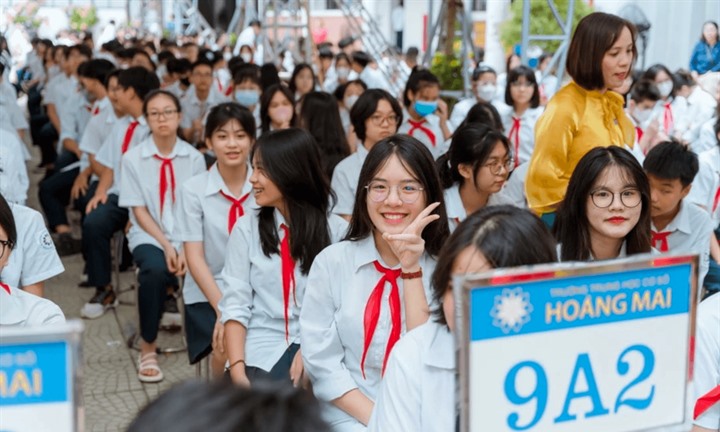 Năm học 2026-2027, trường học công lập ở Hà Nội được phép thu những khoản nào?