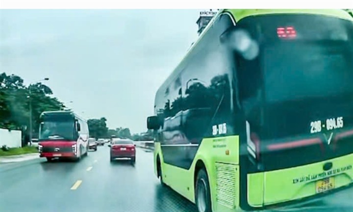 Hà Nội: Xử phạt tài xế xe buýt vượt phải sai quy định trên Quốc lộ 3