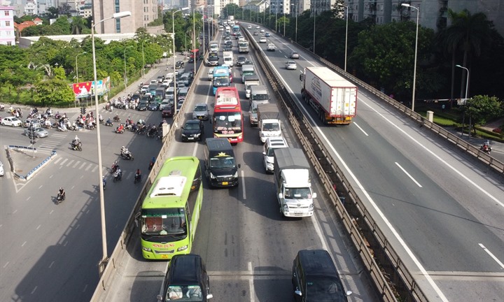 Đề xuất Vành đai 3 Hà Nội bỏ làn khẩn cấp: Chuyên gia nói gì?