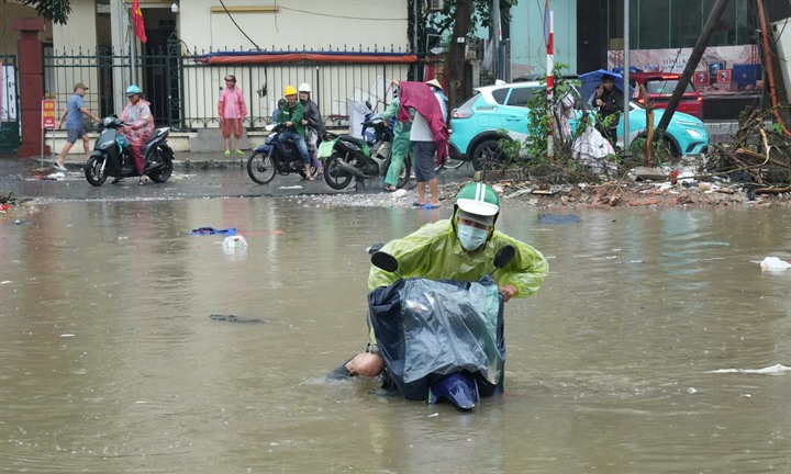 Bộ Y tế cảnh báo nguy cơ ngộ độc thực phẩm sau bão số 4 và mưa lũ