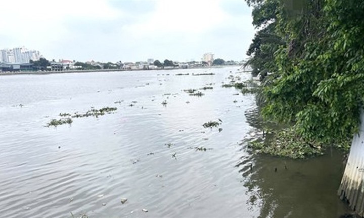 Phát hiện thi thể nam giới trên sông Sài Gòn, chưa xác định danh tính