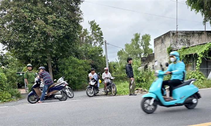 Bắt nam thanh niên dùng dao tấn công gia đình vợ, 2 người tử vong