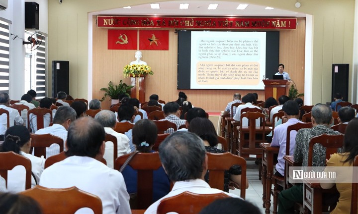Đưa pháp luật về gần dân, đưa thực tiễn vào chính sách