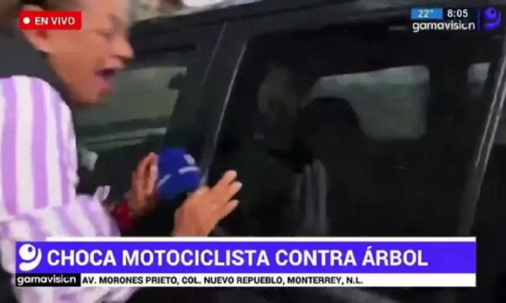2 nhà báo bị xe ô tô đâm trúng khi đang đưa tin trực tiếp ở Mexico