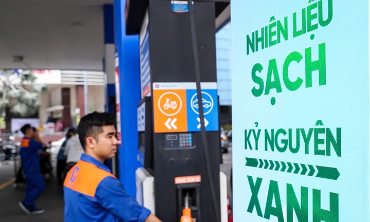 Giá xăng dầu ngày 6/10: Giá dầu thế giới giảm sâu, giá xăng dầu Petrolimex tại vùng 1 và vùng 2 thế nào?