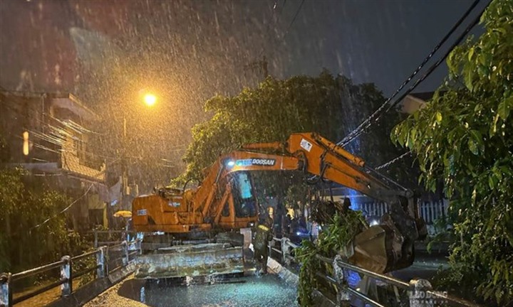 Dự báo thời tiết 6/10: Diễn biến mưa rất to từ phía Nam tỉnh Hà Tĩnh đến Tp. Đà Nẵng và phía Đông tỉnh Quảng Ngãi