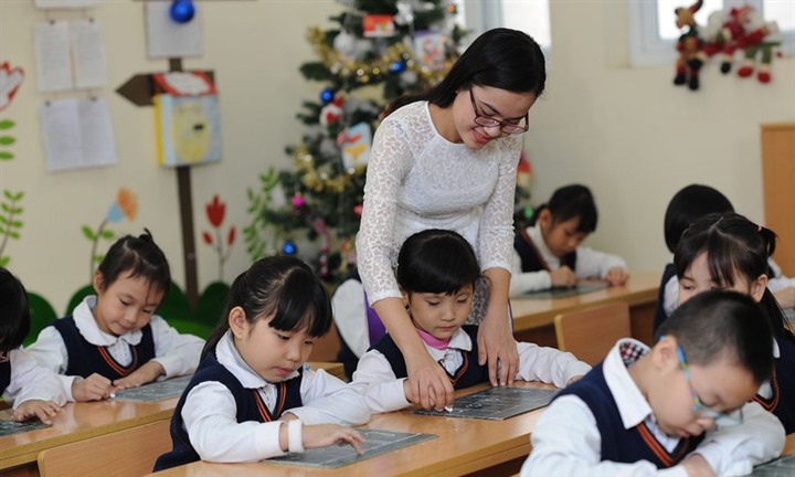 Thời gian giữ hạng chỉ tính năm trong biên chế thế nào?