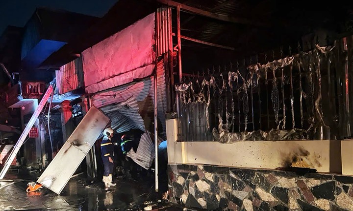 Chủ tịch Hà Nội yêu cầu điều tra vụ cháy cửa hàng sửa xe máy làm 2 người tử vong