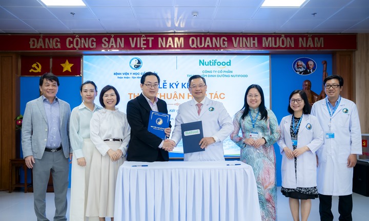 Nutifood và Bệnh viện Y học cổ truyền TP. Hồ Chí Minh hợp tác phát triển giải pháp dinh dưỡng từ dược liệu Việt