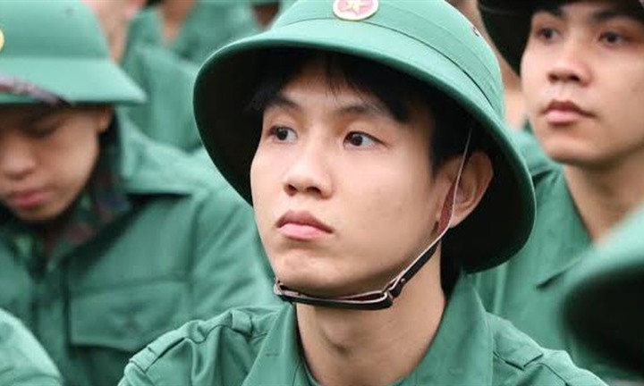 Đang học chương trình giáo dục thường xuyên có được tạm hoãn gọi nhập ngũ?