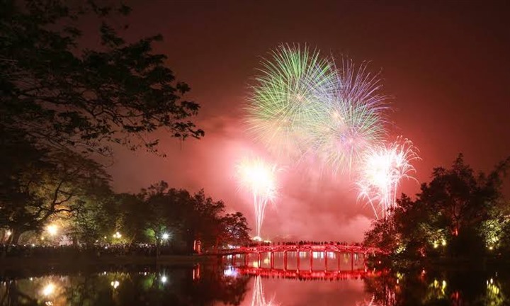 Tối nay (10/10), Hà Nội bắn pháo hoa ở những địa điểm nào?