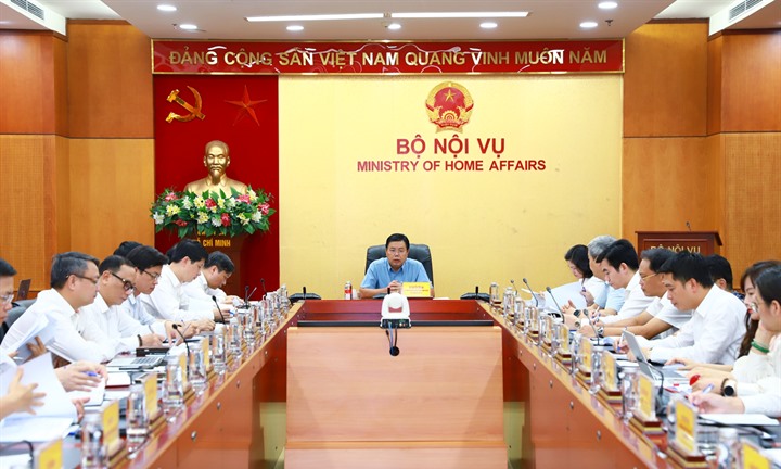 Bộ Nội vụ: Tiếp tục rà soát, sắp xếp tinh gọn tổ chức bên trong các bộ, ngành