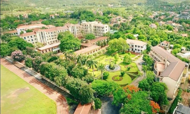Chuyển giao Trường Cao đẳng Nông Lâm Đông Bắc về UBND thành phố Quảng Ninh quản lý