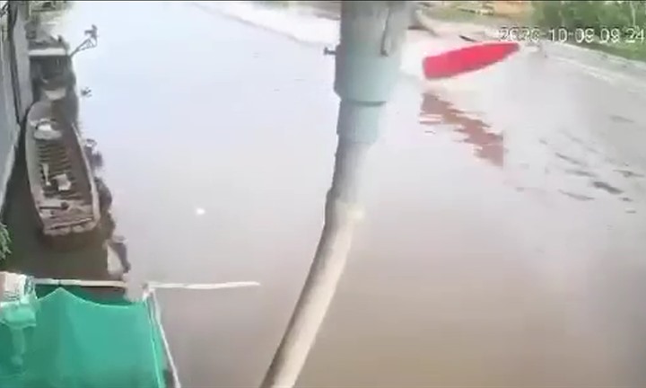 Vỏ lãi đang chạy bất ngờ gãy đôi, nam thanh niên thiệt mạng: Clip ghi lại cảnh đau lòng