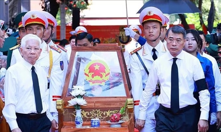 Thủ tướng dự Lễ viếng, truy điệu và an táng hài cốt liệt sĩ tại Công viên Lê Thị Riêng