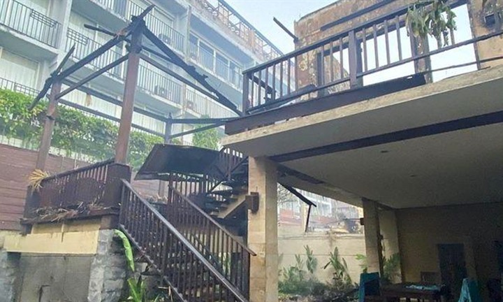 Đốt giấy để xua nhện trong phòng tắm, du khách vô tình thiêu rụi biệt thự 3,1 tỷ đồng